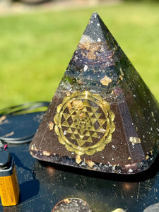 The "Nubian Chakra Equalizer" - 8 Sided, 15Hz or 30k Hz Radionics Orgone Pyramid + Tensor Ring