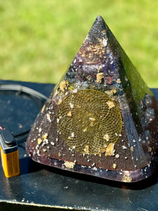 The "Nubian Chakra Equalizer" - 8 Sided, 15Hz or 30k Hz Radionics Orgone Pyramid + Tensor Ring