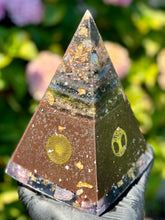 The “Sleek Tensor Ring Nubian Chakra” Orgone Pyramid