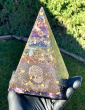 The “Sleek Tensor Ring Nubian Chakra” Orgone Pyramid