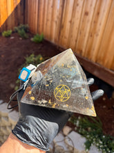 The "Jumbo Giza Equalizer" - Pulsed Radionics Orgone Pyramid, 6x6” Base