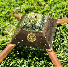 The "Jumbo Giza Mini-Chembuster - 3 lbs, 6x6" base; double coated; Orgone Earth Pipes for grounding